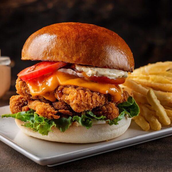 CHEESY BURGER & CHIPS